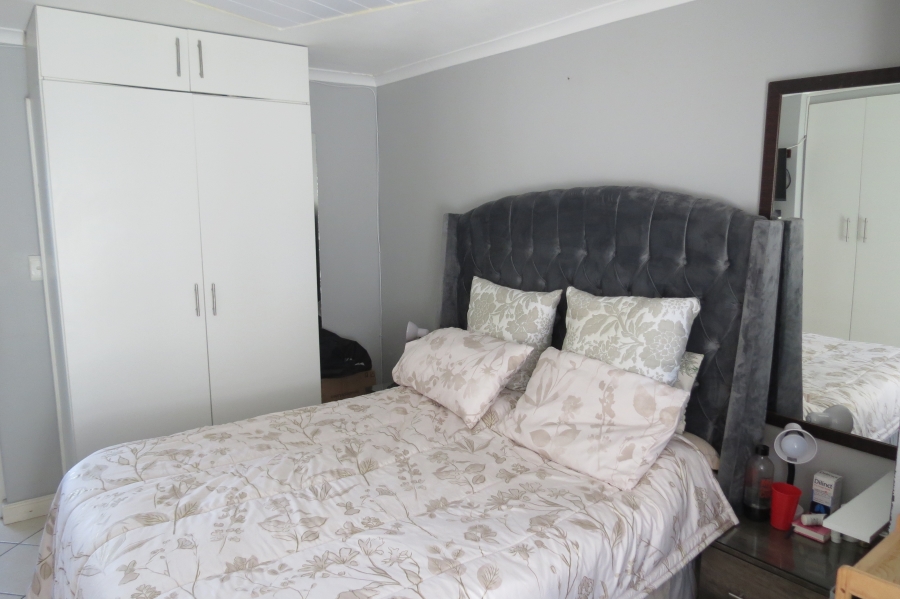 1 Bedroom Property for Sale in Hartenbos Central Western Cape